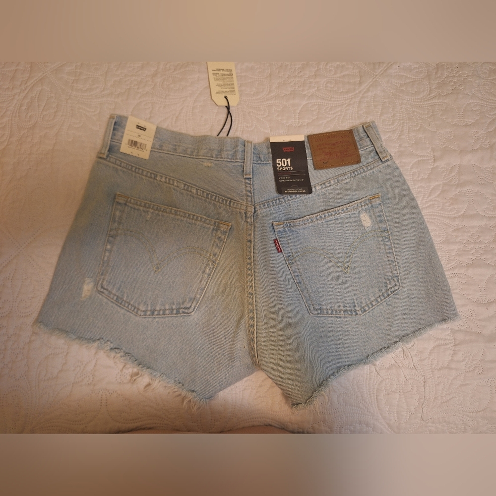 NWT Levi's 501 Shorts Size 28 - Picture 2 of 6
